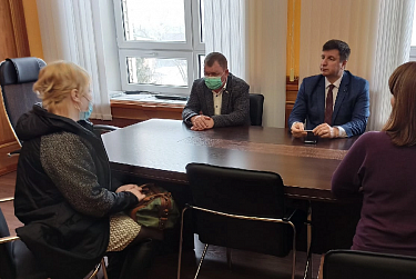 На приеме у депутата – многодетные семьи